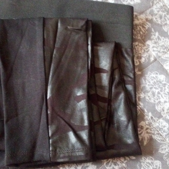 Woman's Pants - Picture 10 of 10